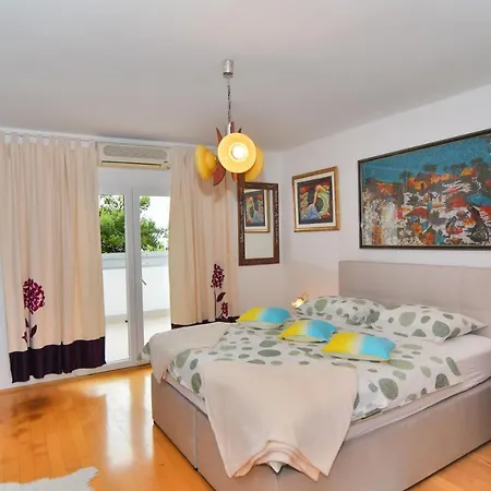 فندق مبيت وإفطار And Anika