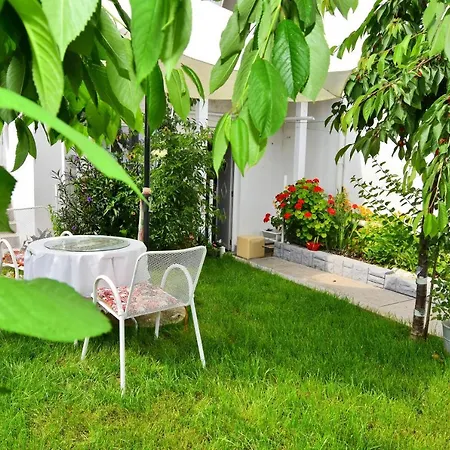 And Anika Задар