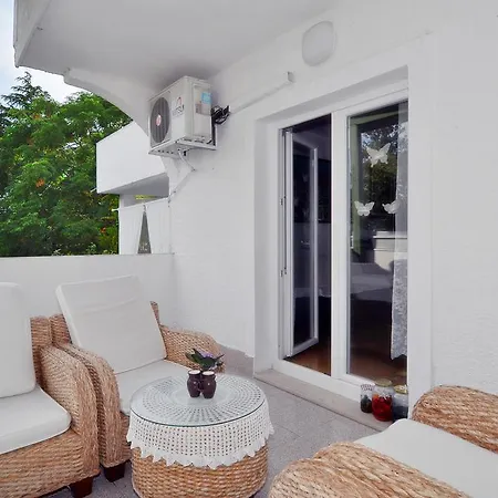 فندق مبيت وإفطار And Anika