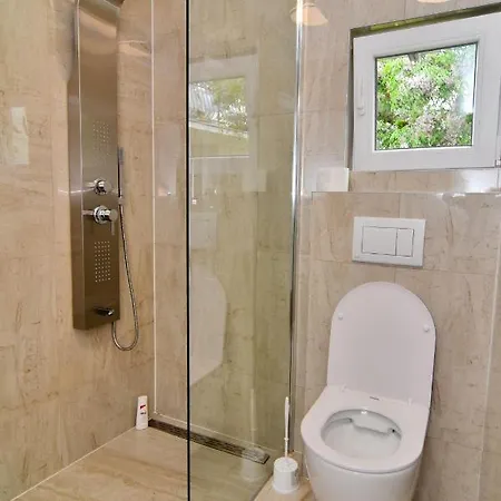 And Anika Bed & Breakfast Zara