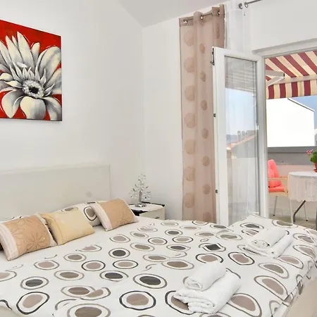 And Anika Bed & Breakfast Zara