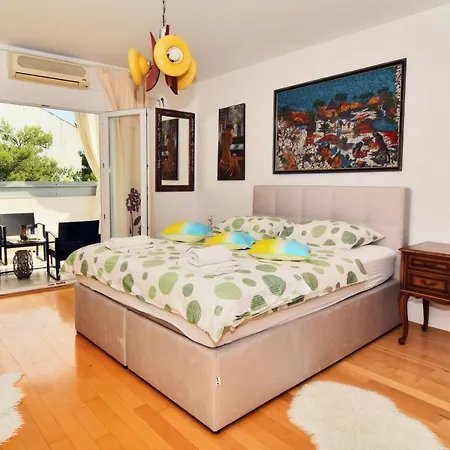 And Anika Bed & Breakfast