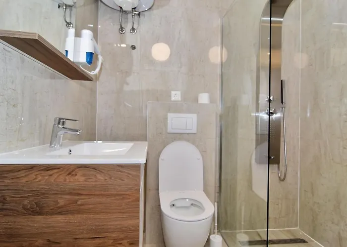 And Anika Bed & Breakfast 3*