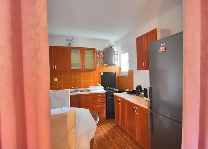 And Anika Bed & Breakfast